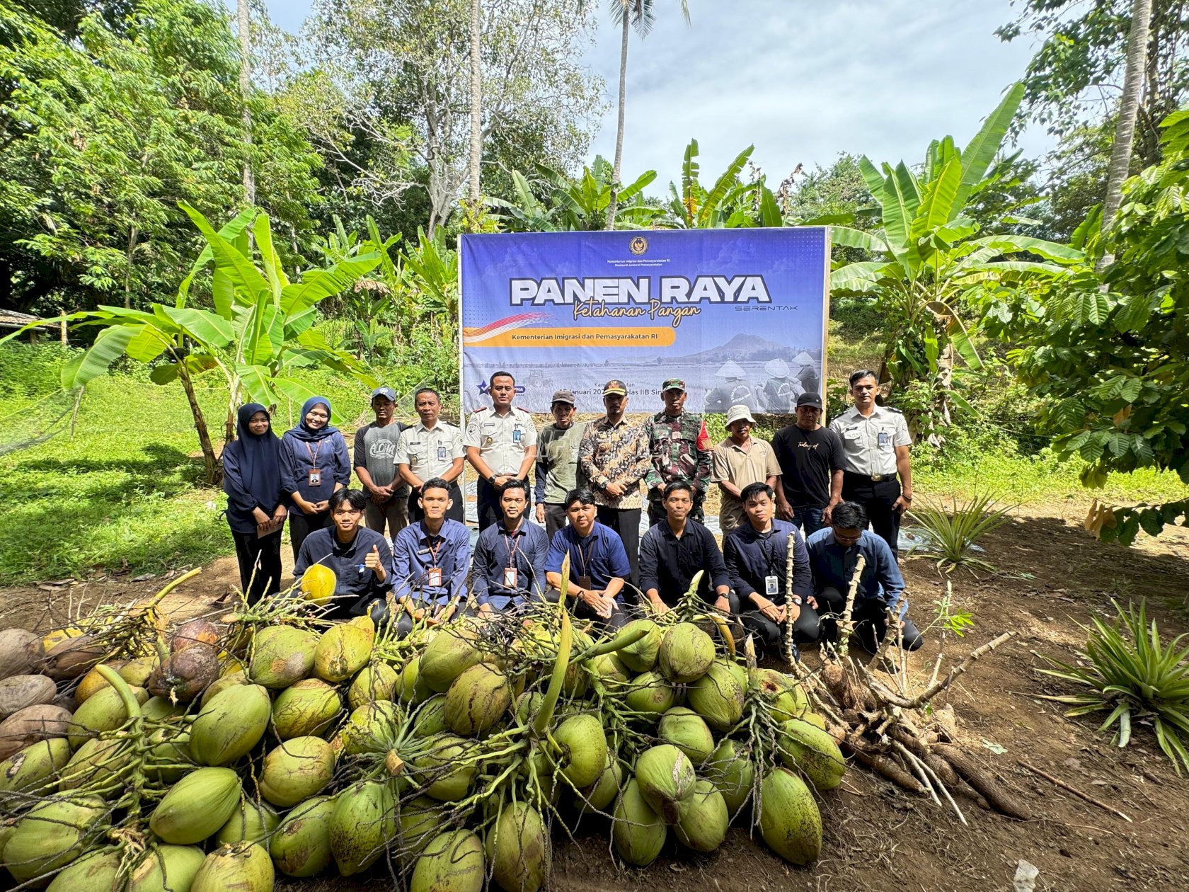 Panen Raya Nasional, Rutan Sinjai Panen Cabai, Singkong, dan Kelapa