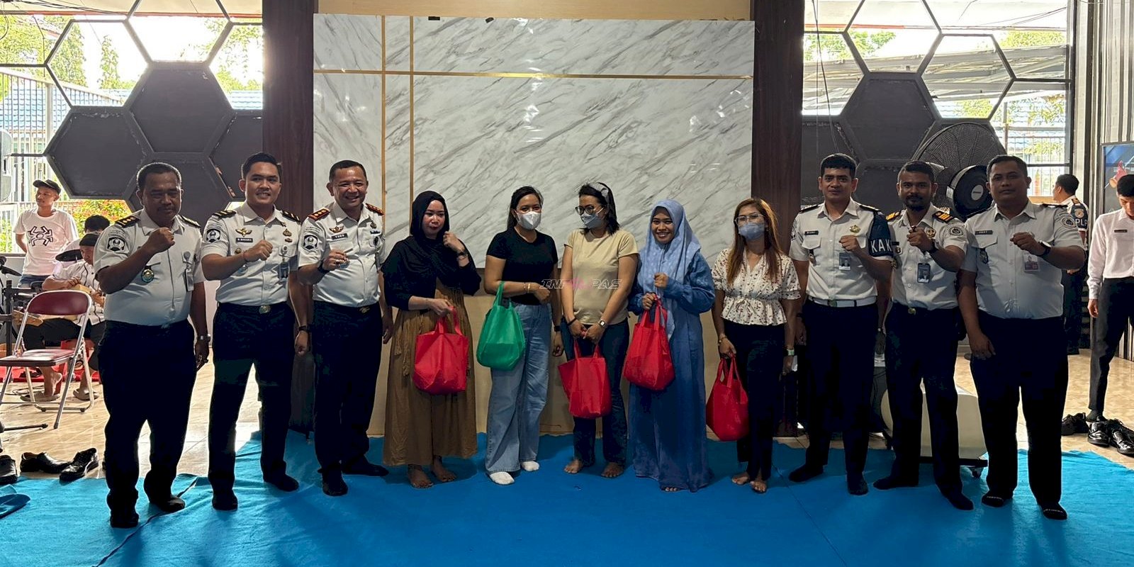 Wujud Empati Pemasyarakatan, Lapas Narkotika Karang Intan Berbagi Sembako bagi Keluarga Warga Binaan