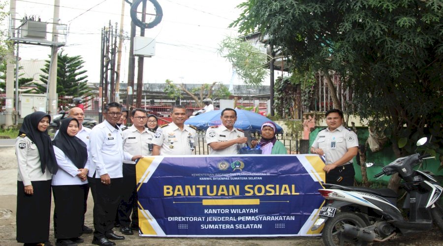 Dukung 15 Program Aksi Kemenimipas, Kanwil Ditjenpas Sumsel Salurkan Bantuan Sosial