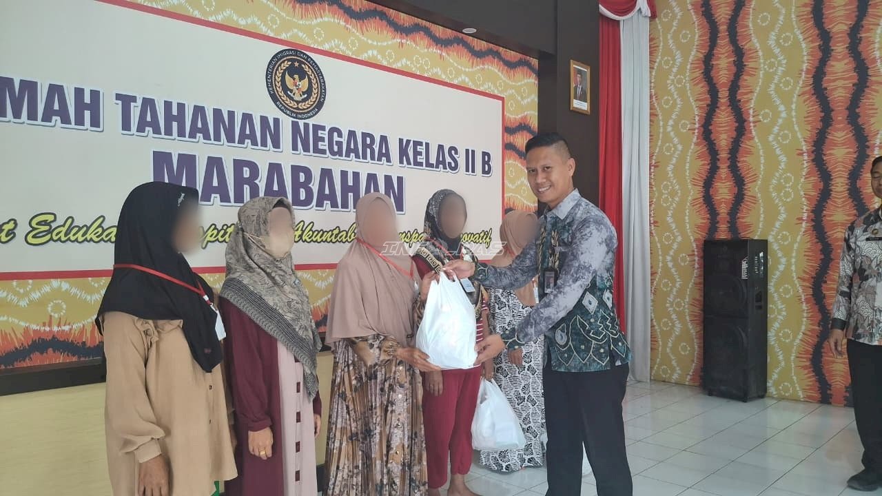 Dukung Program Aksi Kemenimipas, Rutan Marabahan Salurkan Baksos kepada Keluarga Warga Binaan