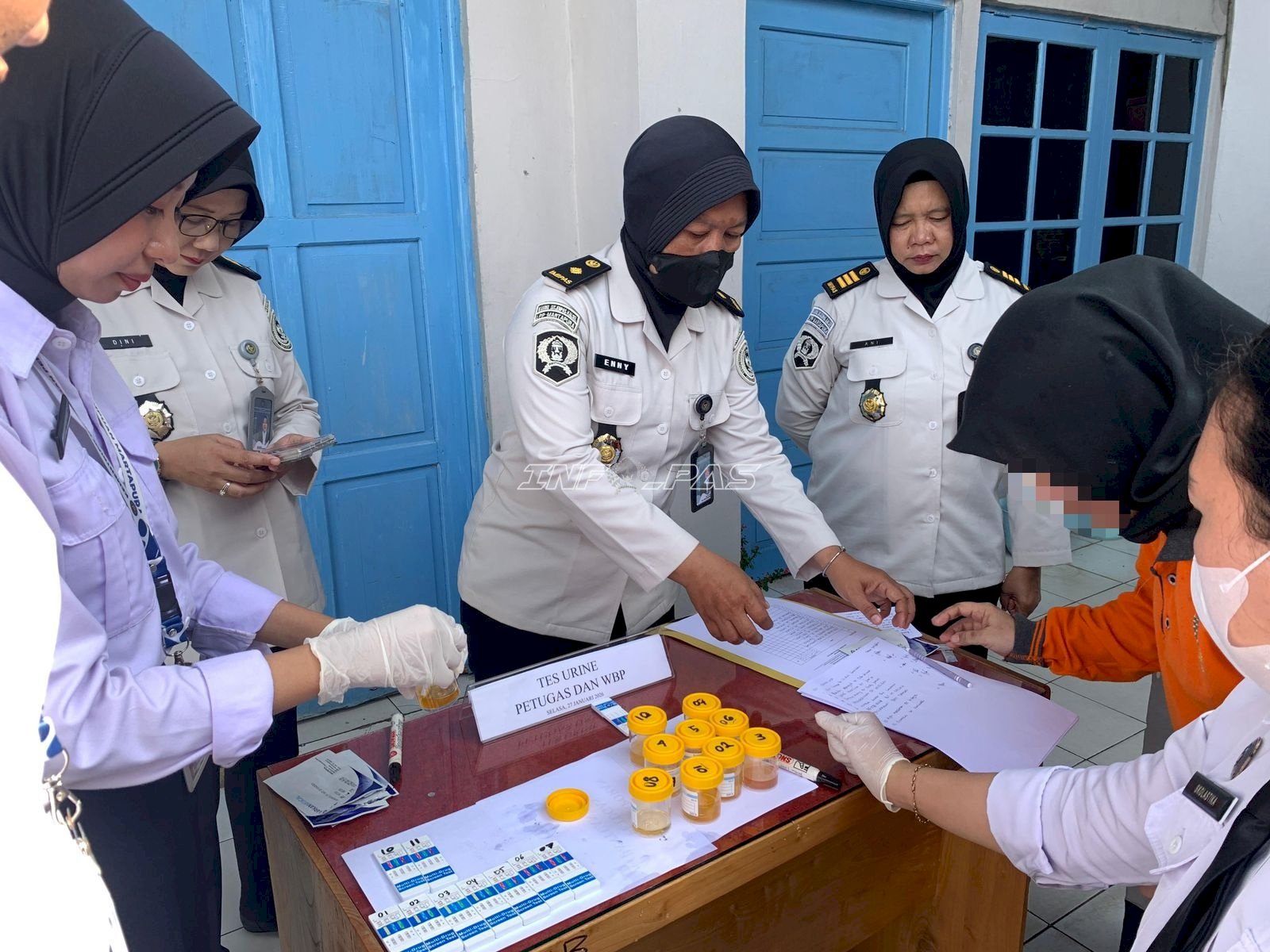 Wujudkan Lingkungan Bersih dari Narkoba, Lapas Perempuan Martapura Gelar Tes Urine Mendadak