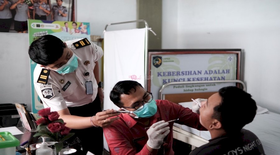 Pastikan Kesehatan Terjaga, Lapas Tabanan Laksanakan Pemeriksaan Gigi Warga Binaan