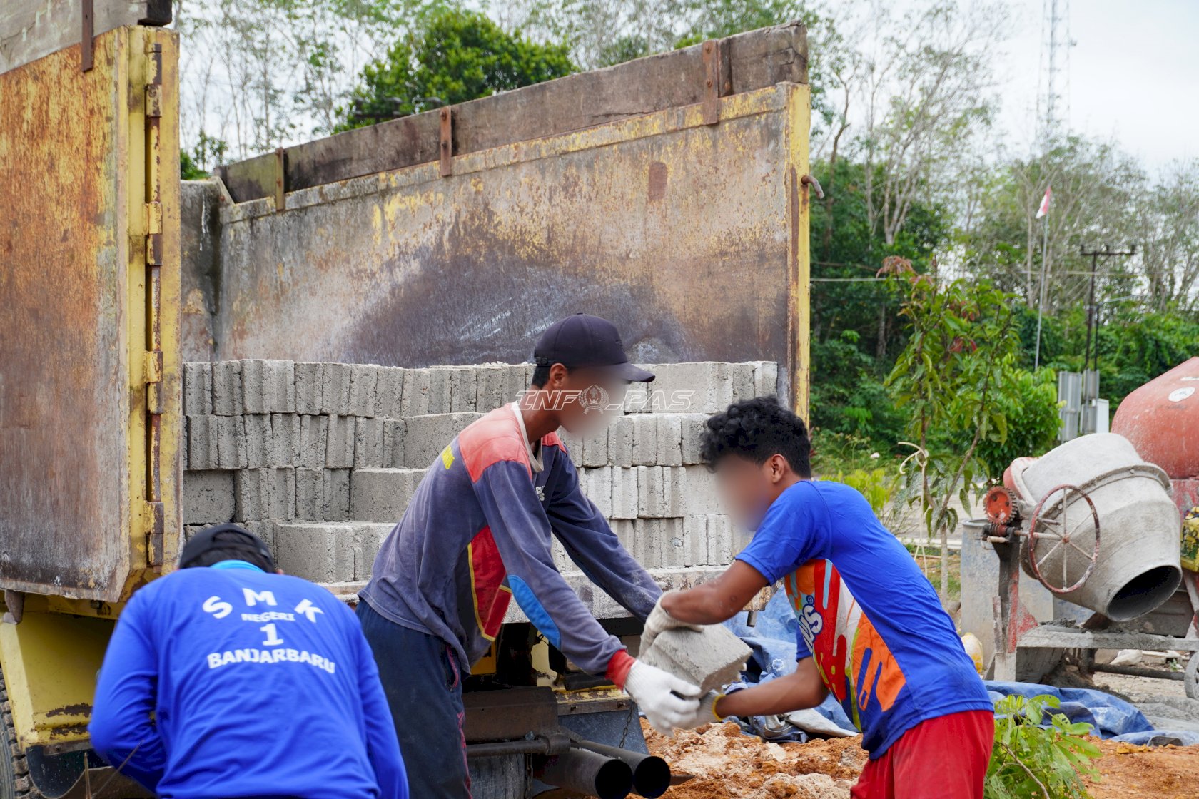 Batako Karya Warga Binaan Lapas Banjarbaru Laris Dibeli Masyarakat
