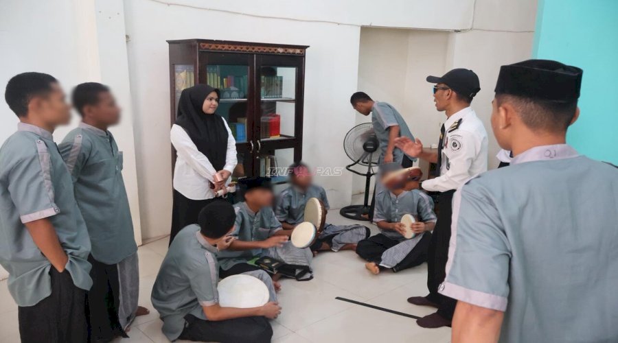 Pembinaan Religius, Anak Binaan LPKA Ambon Dalami Seni Musik Hadrah
