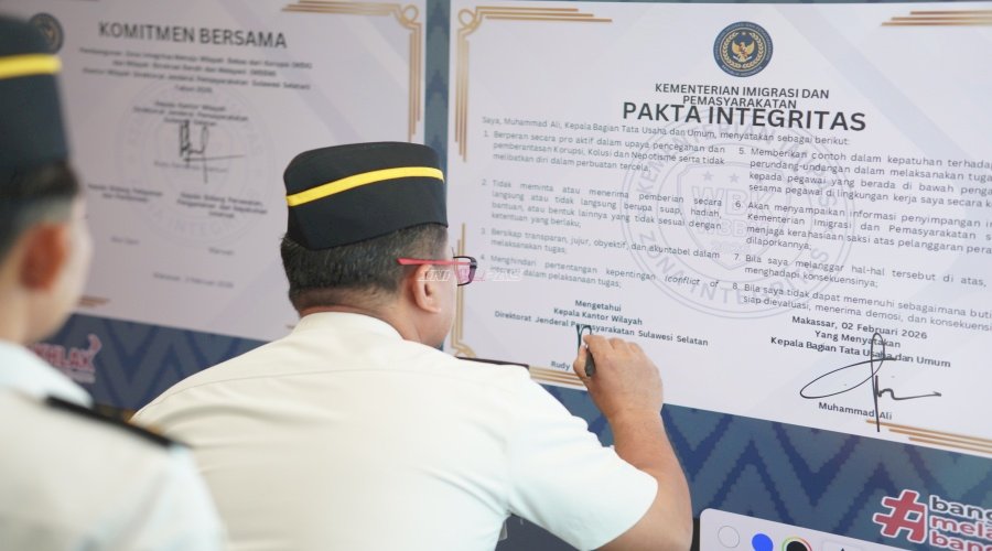 Perkuat Integritas ASN, Kanwil Ditjenpas Sulsel Teken Pakta Integritas dan Komitmen Bersama