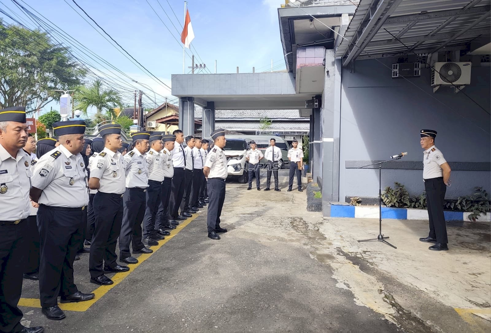 Jaga Integritas dan Keamanan, Kalapas Jember Tekankan Disiplin dan Zero Halinar