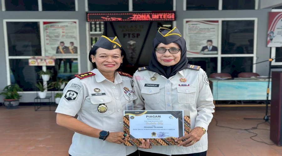 Implementasi Budaya Kerja BerAKHLAK,  Bapas Ambon Beri Penghargaan Petugas Teladan