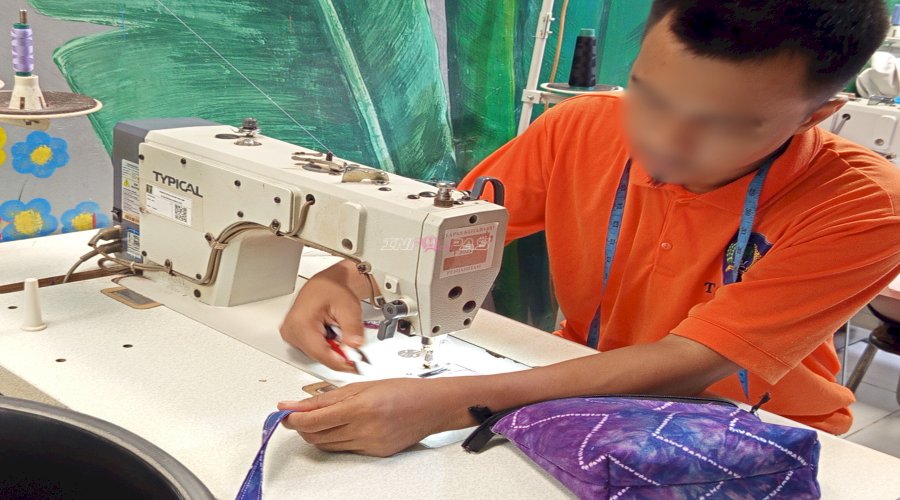 Perkuat Pembinaan Kemandirian, Lapas Kotabaru Produksi Tas Kain Sasirangan Berkualitas