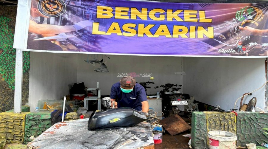 Bengkel Laskarin Jadi Ruang Berkarya, Warga Binaan Lapas Karang Intan Asah Keahlian Restorasi Motor