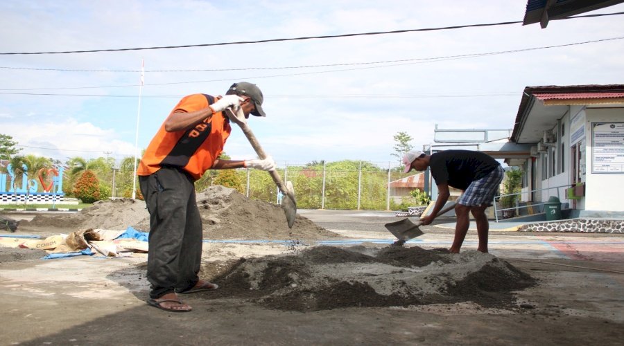 Lapas Piru Produksi Batako Perdana untuk Pembangunan Hanggar Gedung Serbaguna