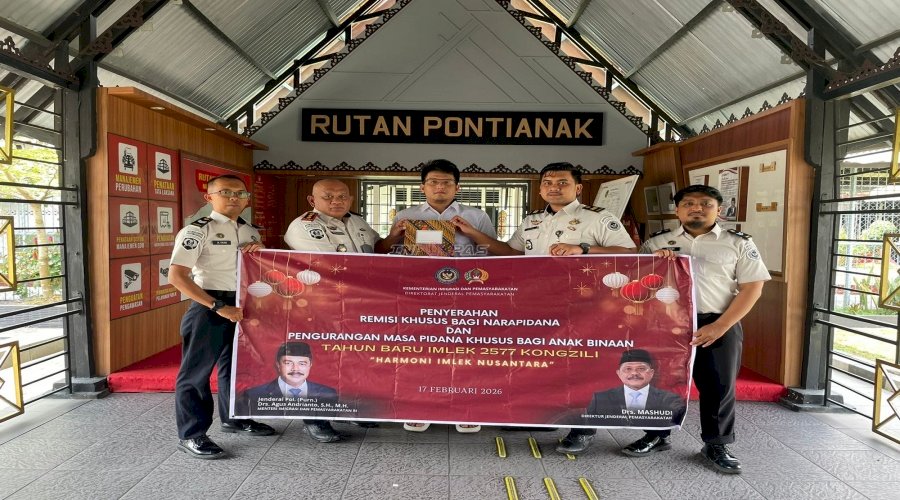 Kanwil Ditjenpas Kalbar Berikan RK dan PMP Khusus Imlek 2026 bagi Tujuh Warga Binaan 