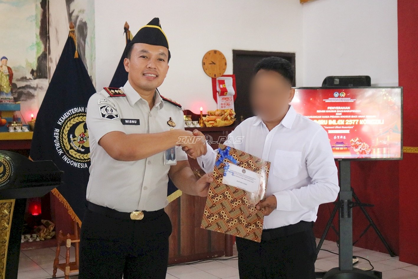 Imlek 2026, 3 Warga Binaan Lapas Cibinong Terima Remisi Khusus