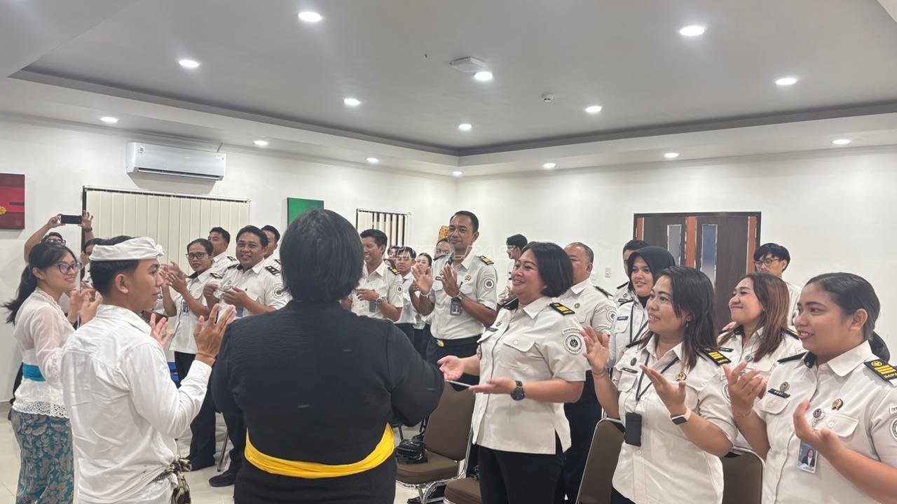 Pelatihan Bahasa Isyarat, Bapas Denpasar Tingkatkan Layanan Ramah Disabilitas