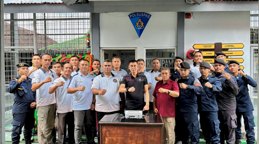 Kalapas Jember Pimpin Langsung Razia Kamar Warga Binaan