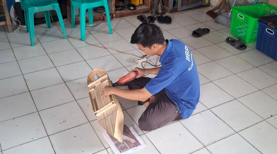 Program Kemandirian Berjalan Optimal, Warga Binaan Rutan Marabahan Hasilkan Miniatur Kapal