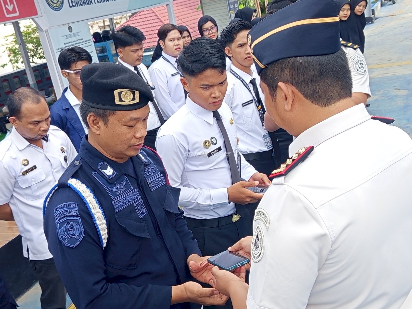 Deteksi Dini Judi Online, Kalapas Kotabaru Periksa HP Pegawai