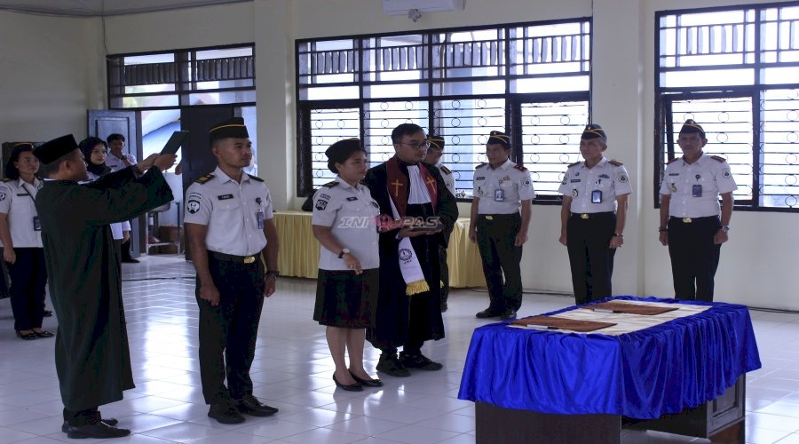 Dua Pejabat Fungsional Lapas Kendari Naik Jenjang, Kakanwil Ditjenpas Sultra Minta Perkuat Layanan Kesehatan Warga Binaan