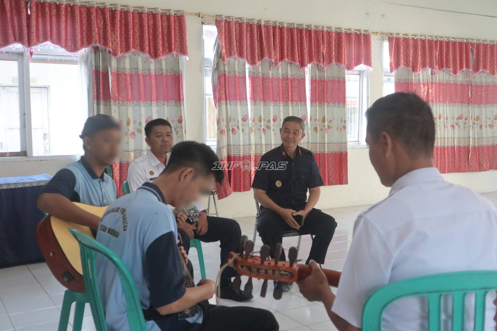 Lestarikan Budaya Lokal, Rutan Marabahan Ajarkan Musik Panting kepada Warga Binaan