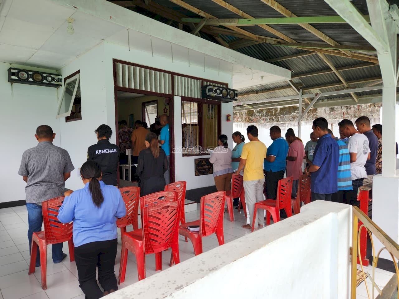 Maknai Pengorbanan Kristus, Puluhan Warga Binaan Katolik Lapas Tual Ikuti Prosesi Jalan Salib 