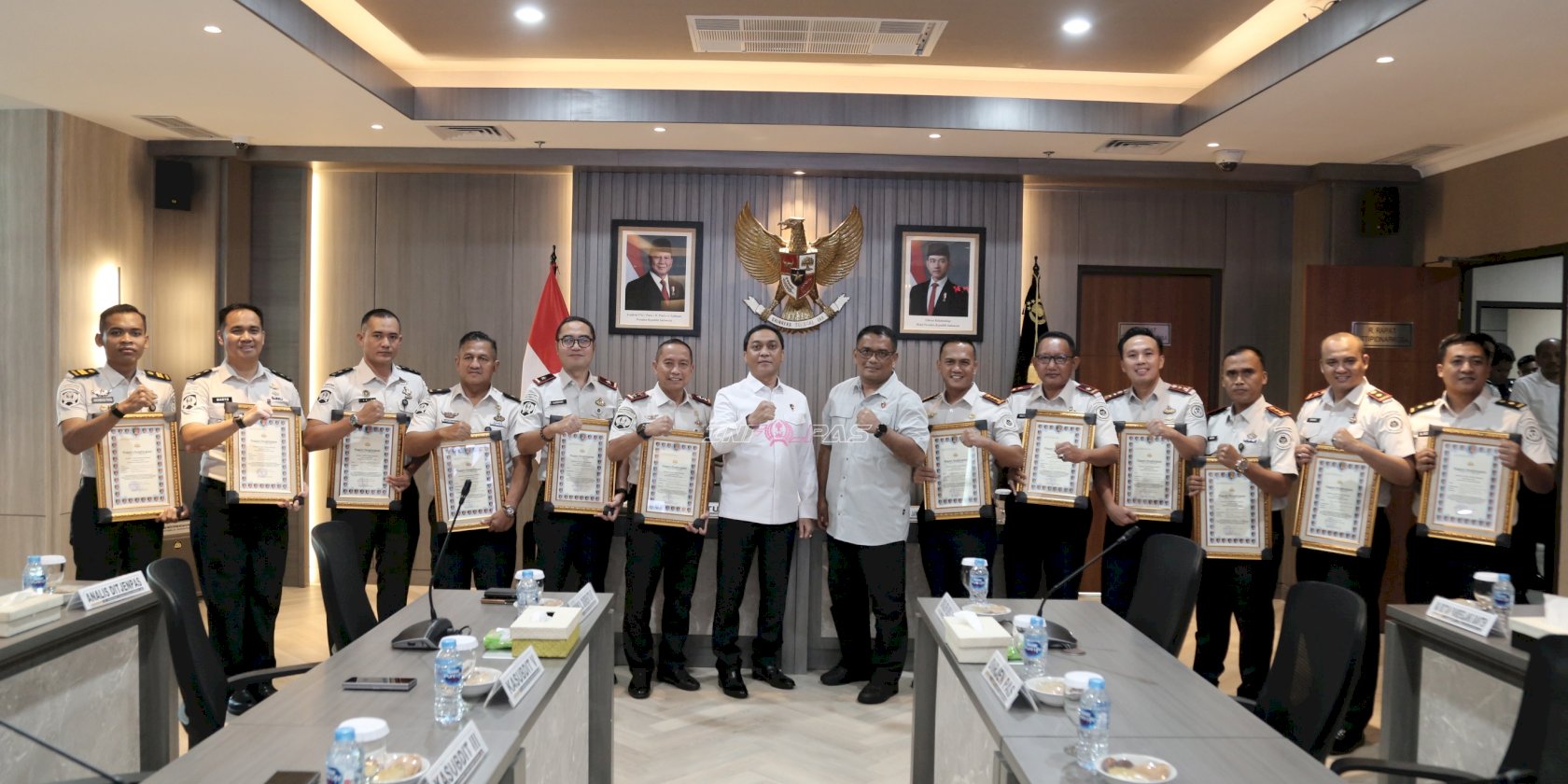 Sinergi Tegas Lawan Narkoba, Tiga Petugas Lapas Kelas I Cipinang Raih Penghargaan dari Bareskrim Polri