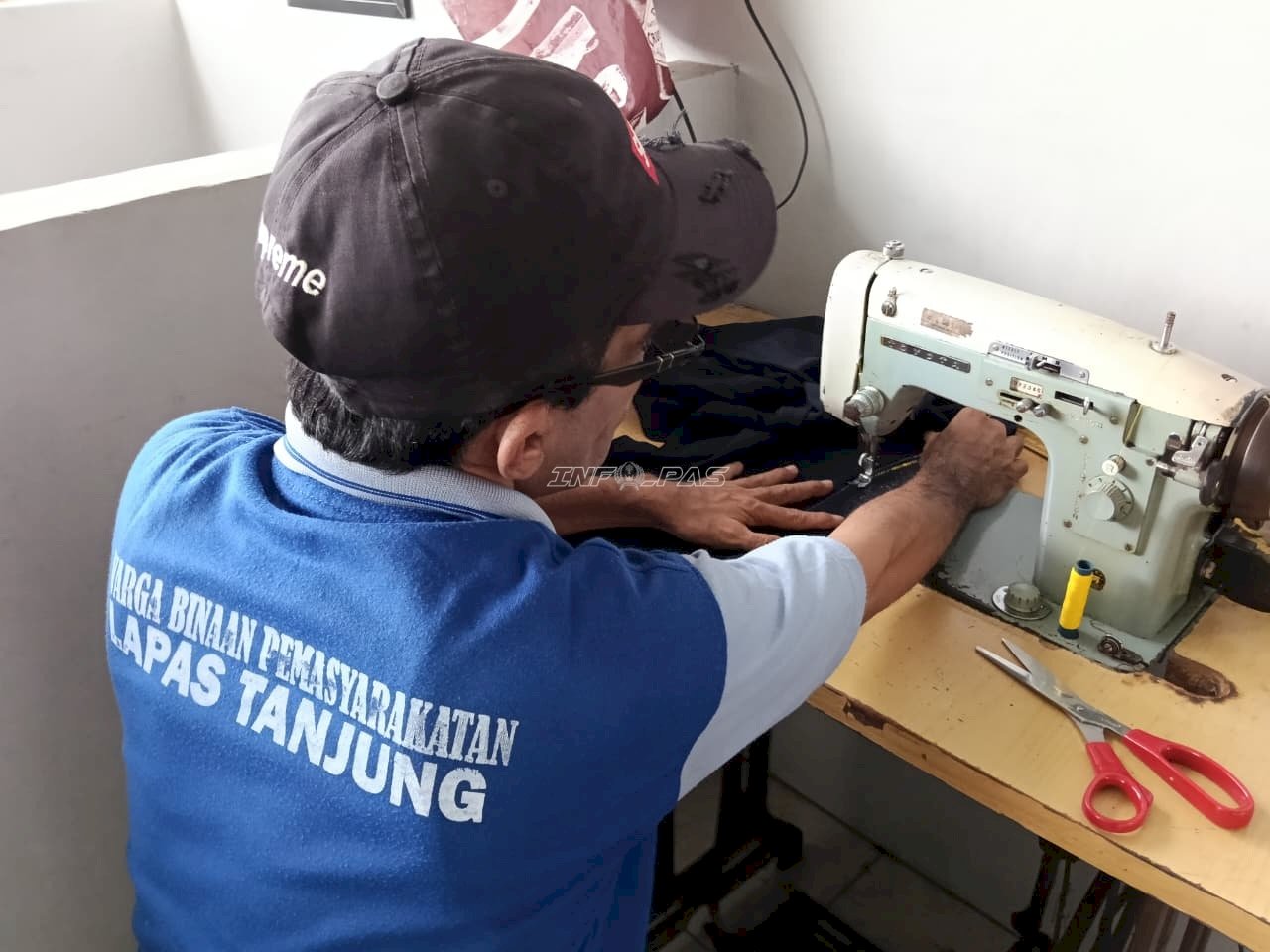 Lapas Tanjung Perkuat Kemandirian Warga Binaan lewat Keterampilan Menjahit