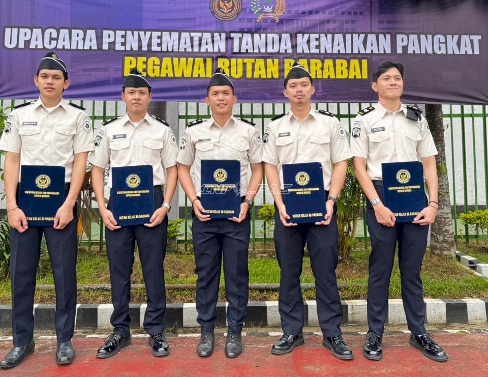 Apresiasi Kinerja dan Dedikasi, Lima Pegawai Rutan Barabai Terima Kenaikan Pangkat