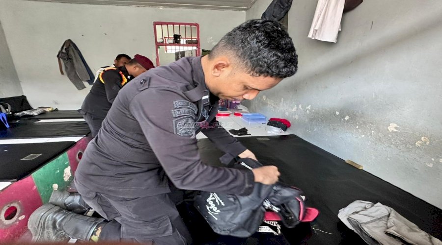 Pastikan Ramadan Aman dan Kondusif, Petugas Lapas Tual Razia Kamar Hunian Warga Binaan