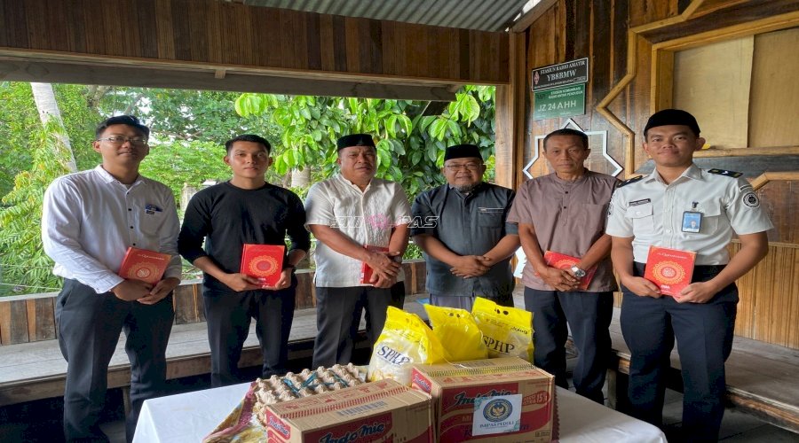 Rutan Sinjai Salurkan Bansos untuk Pesantren dan Pensiunan Petugas 
