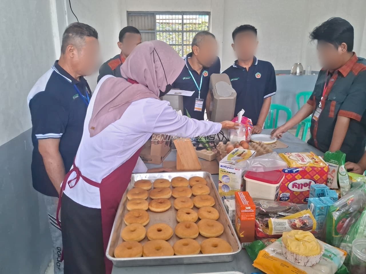 Dari Pelatihan ke Peluang Usaha, Warga Binaan Lapas Kotabaru Kreasikan Aneka Donat
