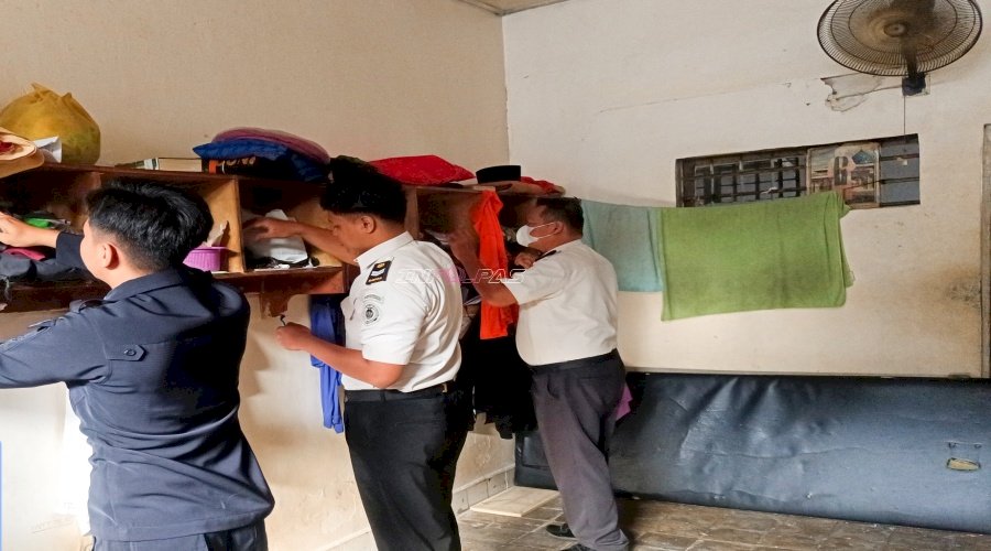 Petugas Rutan Pelaihari Sisir Blok Hunian, Cegah Gangguan Kamtib