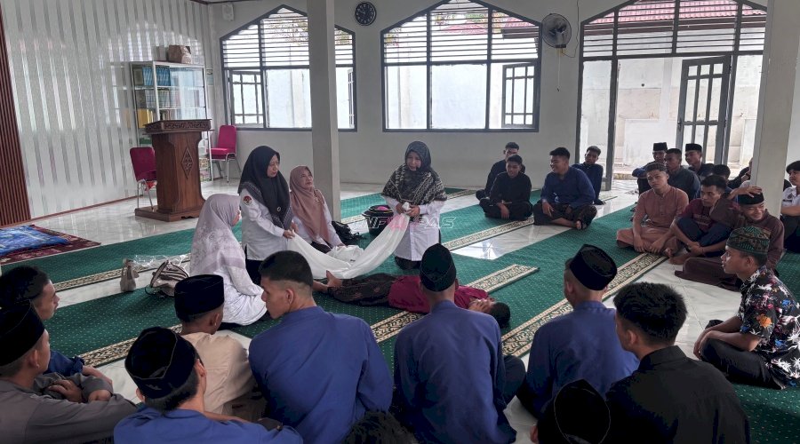 Perkuat Pemahaman Fardhu Kifayah, Anak Binaan LPKA Muara Bulian Praktik Pemulasaran Jenazah