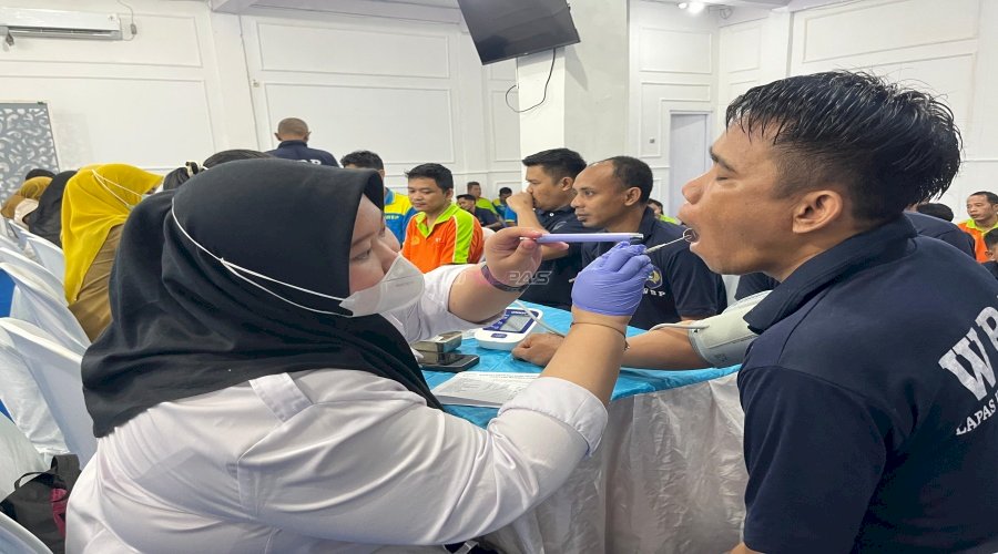 Cegah Penyakit Tidak Menular, Lapas Kotabaru bersama Dinkes Kab. Kotabaru Skrining Kesehatan Warga Binaan 