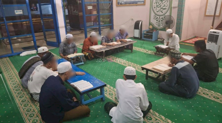 Warga Binaan Rutan Marabahan Isi Malam Ramadan dengan Tadarus Al-Qur’an 