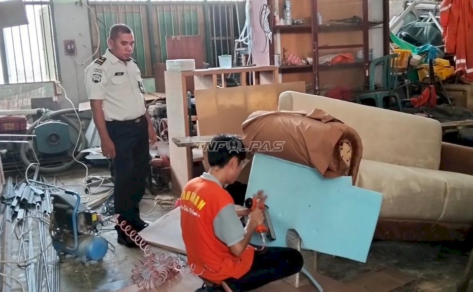 Rutan Ambon Dorong Kemandirian Warga Binaan lewat Produksi Sofa Berkualitas