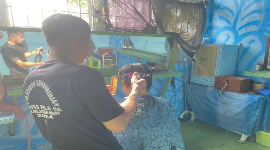 Jelang Idulfitri, Warga Binaan Lapas Banjarmasin Manfaatkan Layanan Barbershop