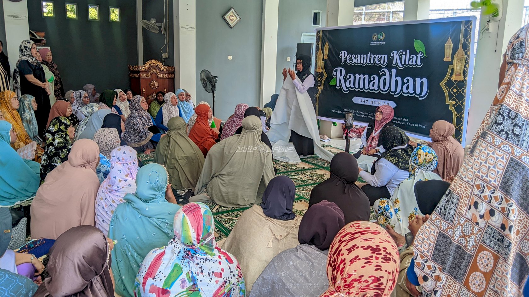 Hari Ketiga Pesantren Kilat, Warga Binaan Lapas Perempuan Palu Dalami Sejarah Al-Qur’an dan Fikih Jenazah