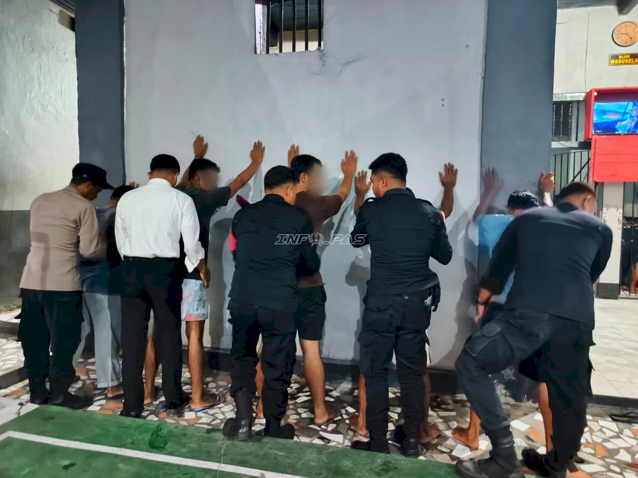 Jaga Kesucian Ramadan, Lapas Wahai dan Polsek Sinergi Sterilkan Kamar Hunian ‎