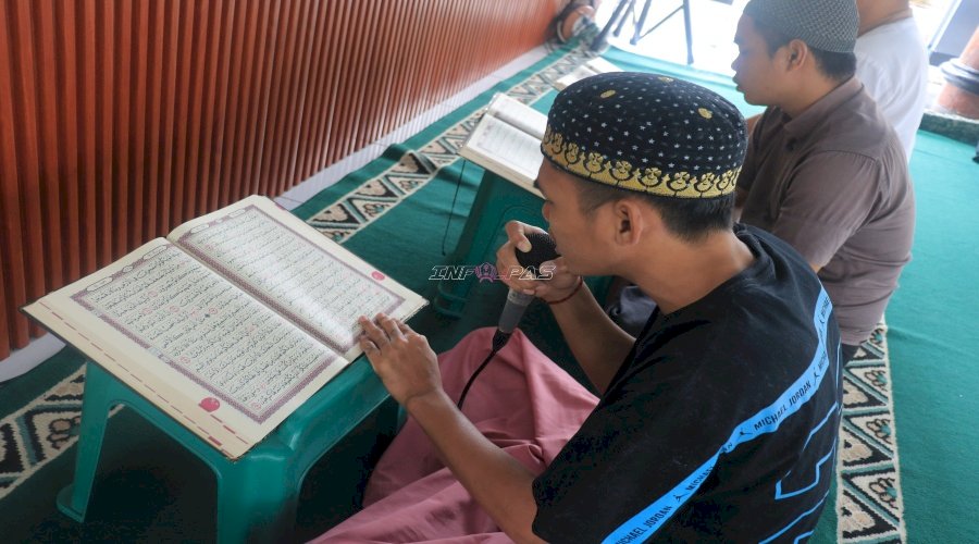 Semangat Mengaji Mandiri, Warga Binaan Lapas Pemuda Madiun Isi Waktu dengan Perdalam Al-Qur’an