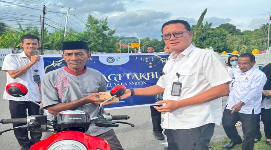 Takjil untuk Pengendara, Lapas Ambon Tebar Berkah Ramadan