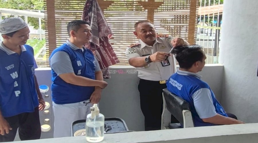 Kalapas Tanjung Dorong Kemandirian Warga Binaan lewat Pelatihan Potong Rambut