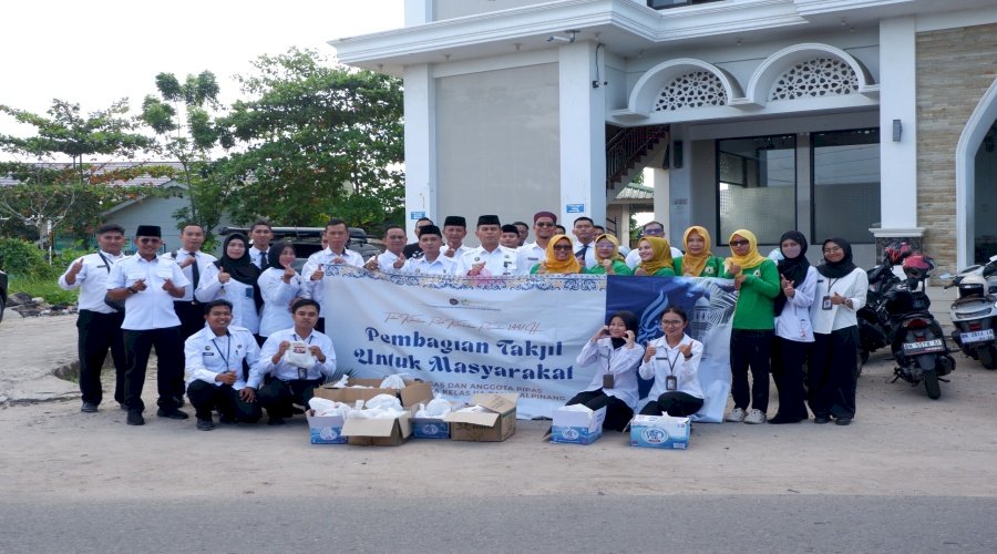 Ramadan Penuh Kepedulian, Lapas Narkotika Pangkalpinang Berbagi 154 Paket Takjil kepada Masyarakat