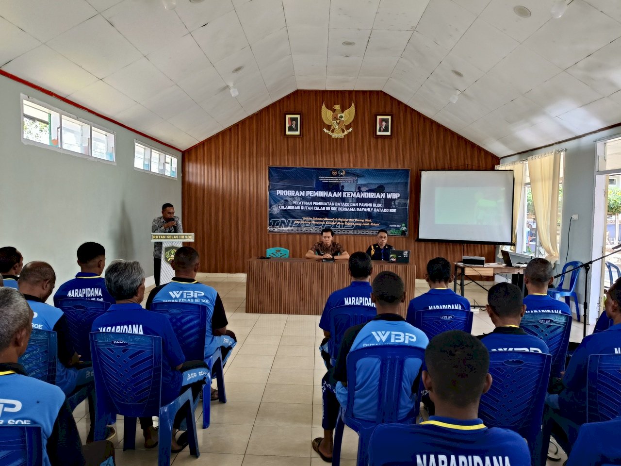 Rutan SoE Gandeng Rafanly Batako Latih Warga Binaan Produksi Batako dan Paving Block