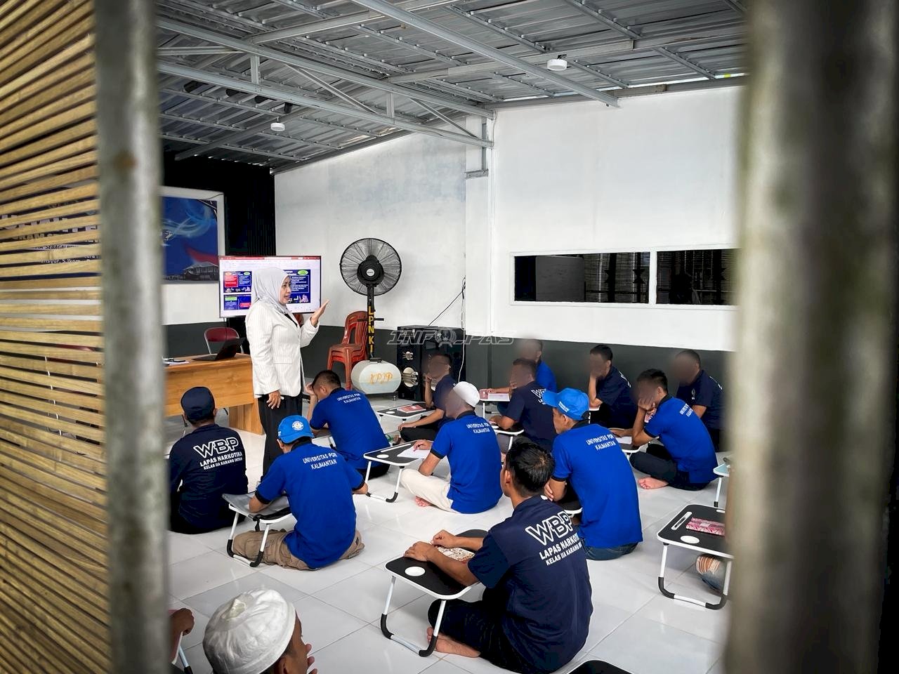 Bangun Karakter & Harapan, Perkuliahan S1 Warga Binaan Lapas Narkotika Karang Intan Berlangsung Penuh Semangat