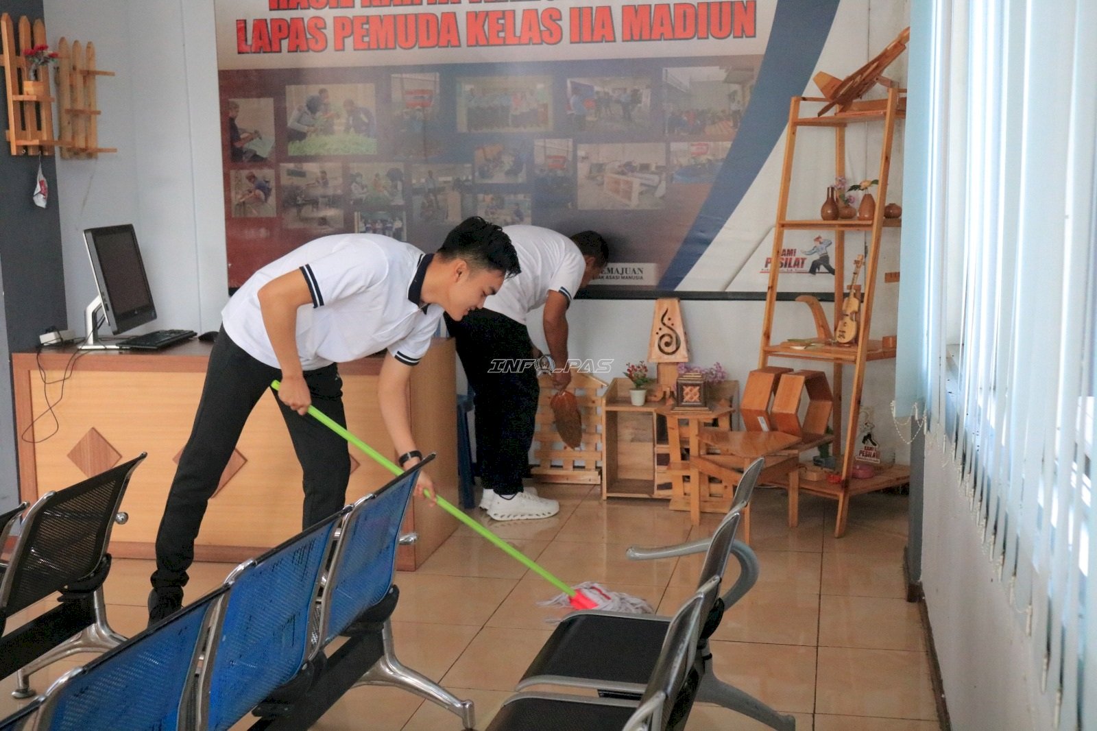 Sambut HBP Ke-62, Lapas Pemuda Madiun Gelar Aksi Bersih-Bersih Lingkungan bersama Seluruh Petugas