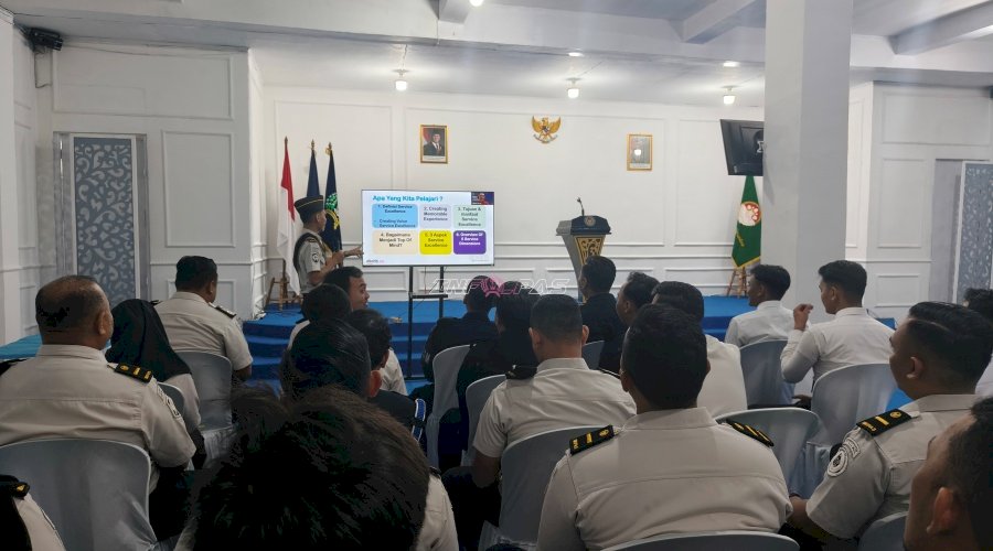 Wujudkan Pelayanan PRIMA, Petugas Lapas Kotabaru Dibekali Pelatihan Service Excellent 