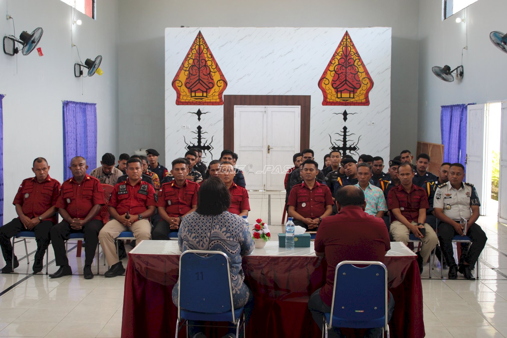 Tingkatkan Kesiapsiagaan, Pegawai Lapas Piru Terima Penguatan Kanwil Ditjenpas Maluku