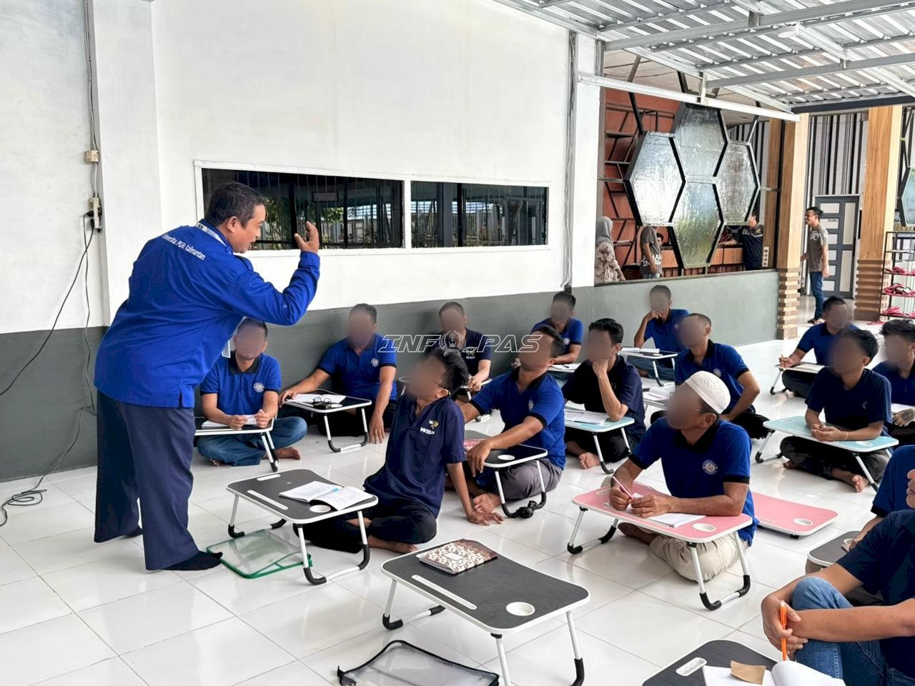 Bangun Pola Pikir Mandiri, Warga Binaan Lapas Narkotika Karang Intan Ikuti Perkuliahan Kewirausahaan