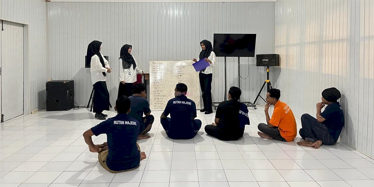 Tingkatkan Kualitas Pembinaan, Rutan Majene Gelar Kelas Bahasa Inggris untuk Warga Binaan