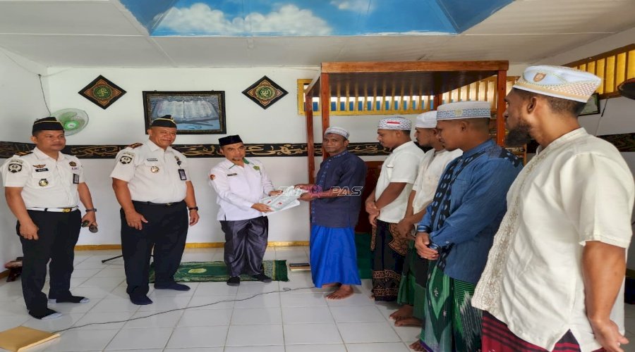 Lapas Tual dan KUA Kei Kecil Serahkan Sertifikat Khatam Al-Qur'an bagi Warga Binaan 