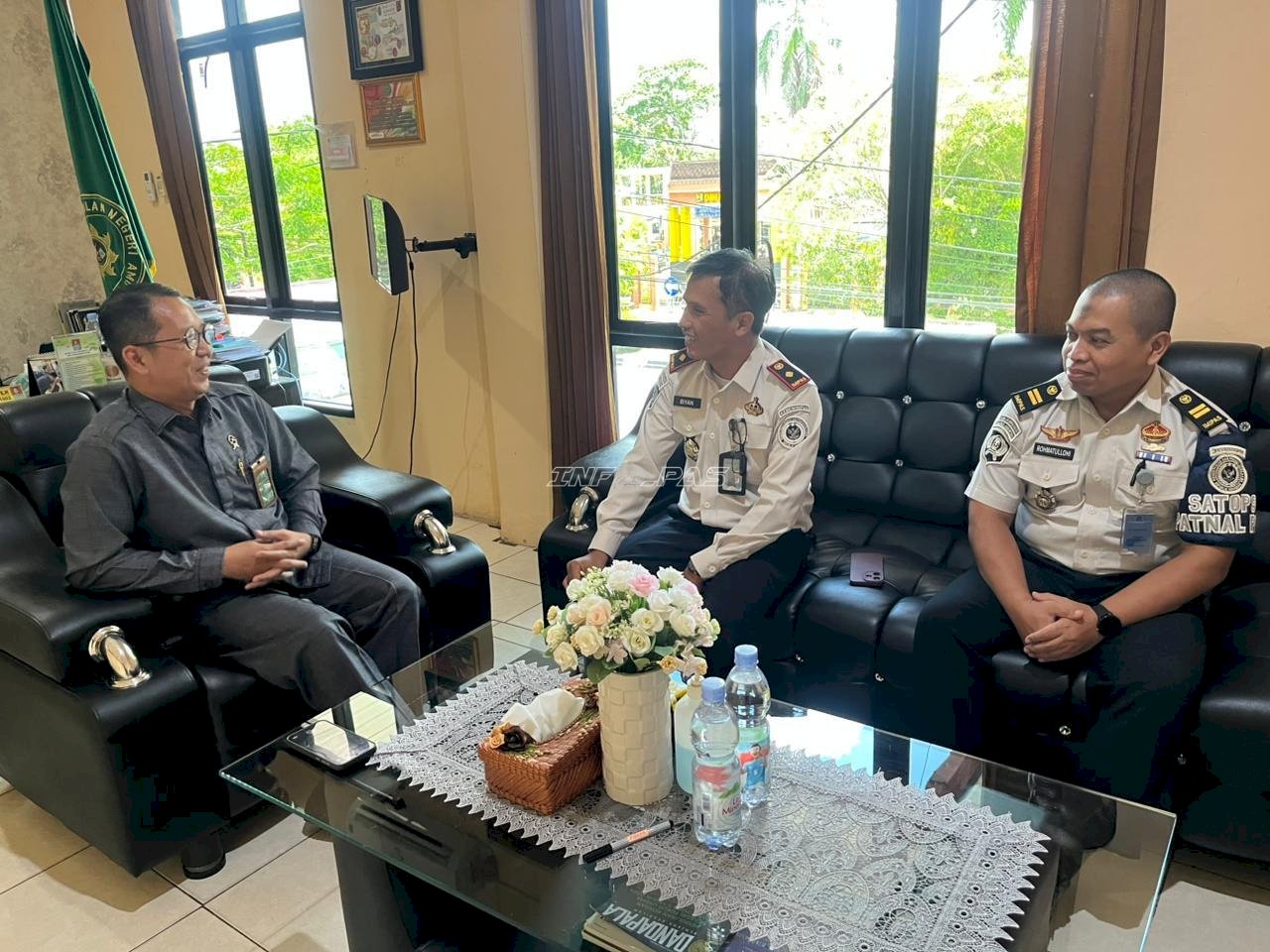 Sambangi PN Amuntai, Bapas Amuntai Perkuat Koordinasi Pengawasan dan Pembimbingan Pidana Kerja Sosial